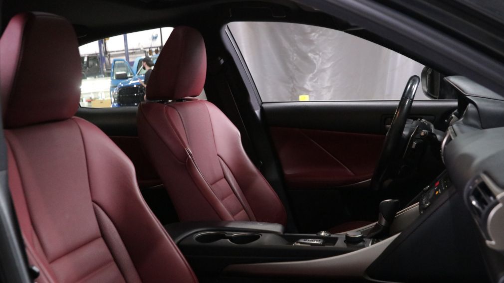 Lexus IS IS 300 2020 d&rsquo;occasion à vendre - 27