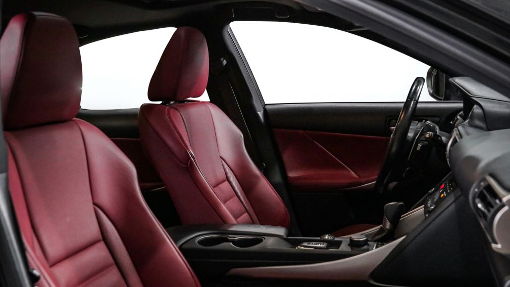Lexus IS IS 300 2020 d&rsquo;occasion à vendre - 27