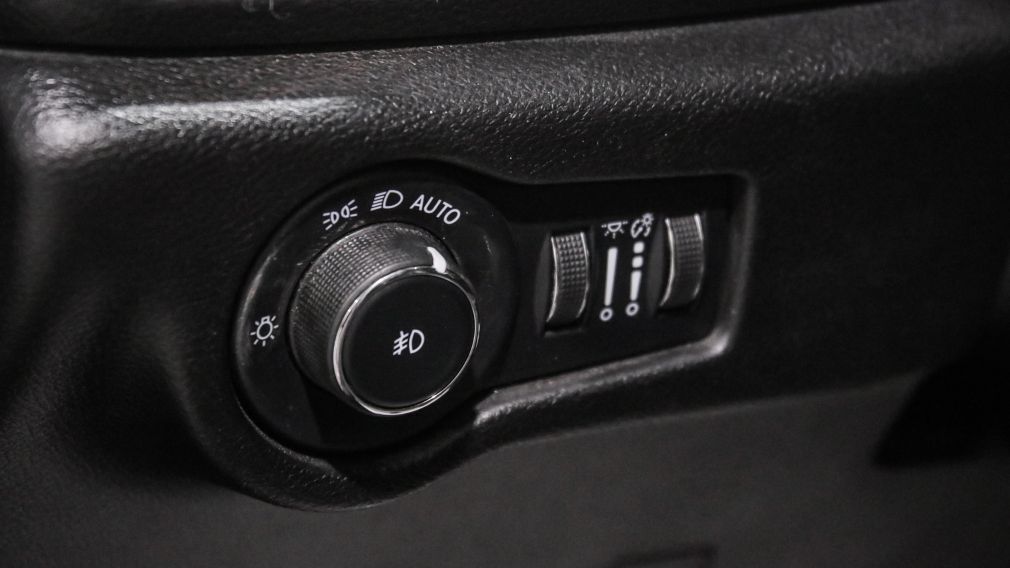 Chrysler Pacifica Touring L 2022 d&rsquo;occasion à vendre - 12