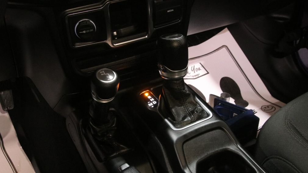 Jeep Wrangler Willys Sport 2023 d&rsquo;occasion à vendre - 17