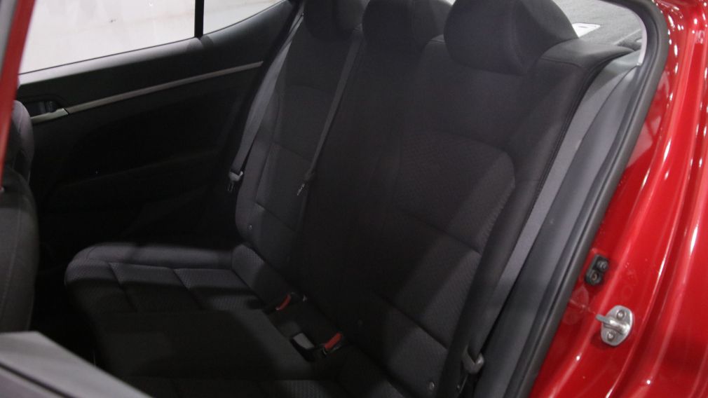 Hyundai Elantra Preferred w/Sun & Safety Package 2020 d&rsquo;occasion à vendre - 17