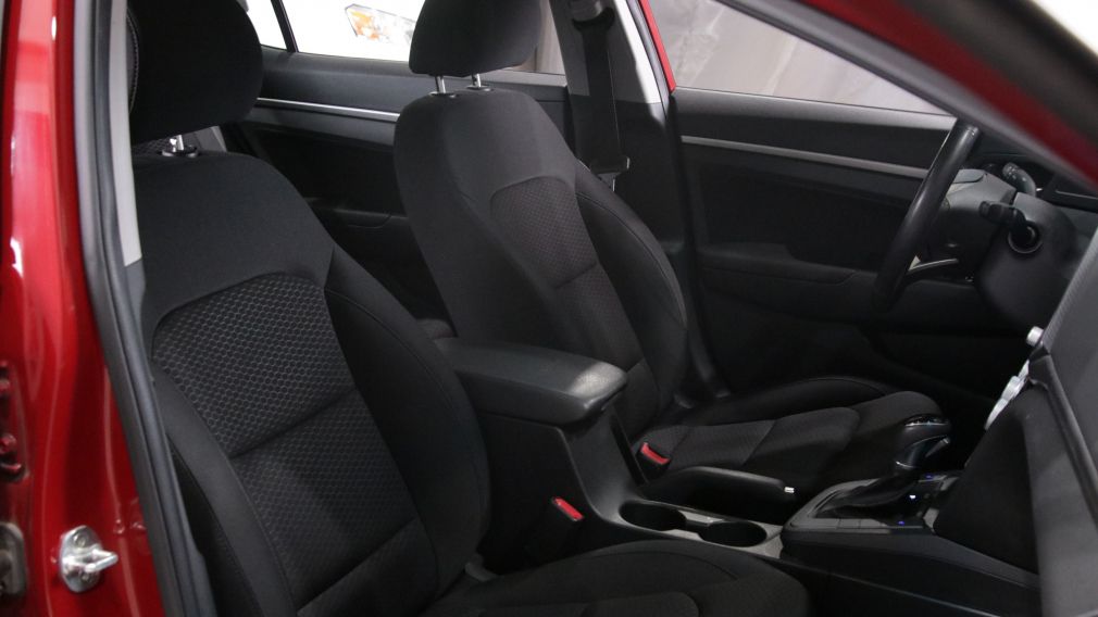 Hyundai Elantra Preferred w/Sun & Safety Package 2020 d&rsquo;occasion à vendre - 23