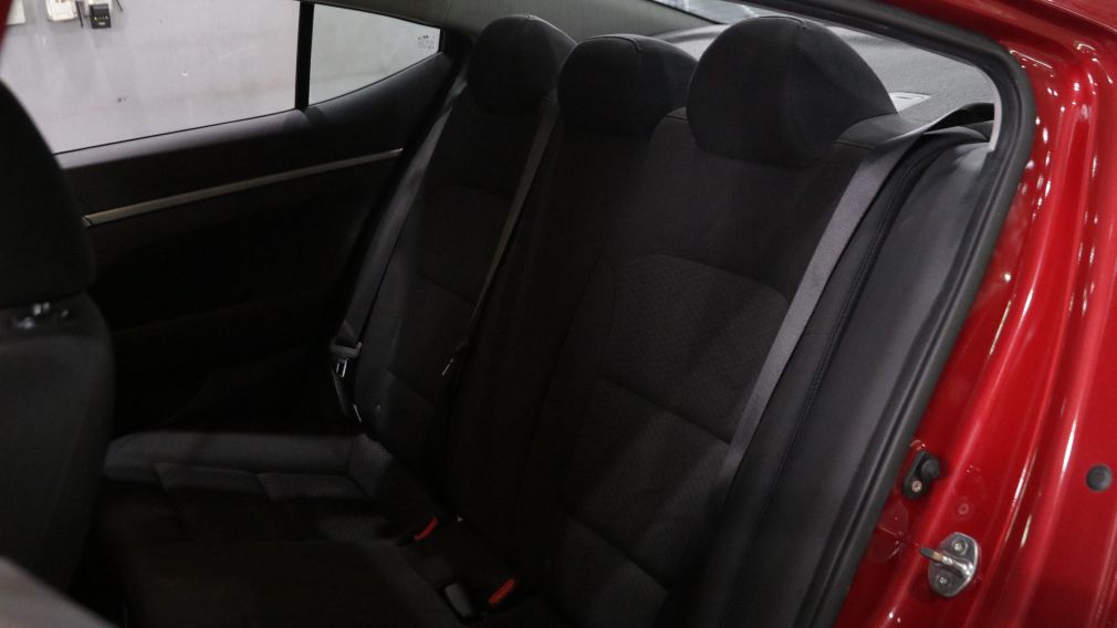 Hyundai Elantra Essential 2020 d&rsquo;occasion à vendre - 17