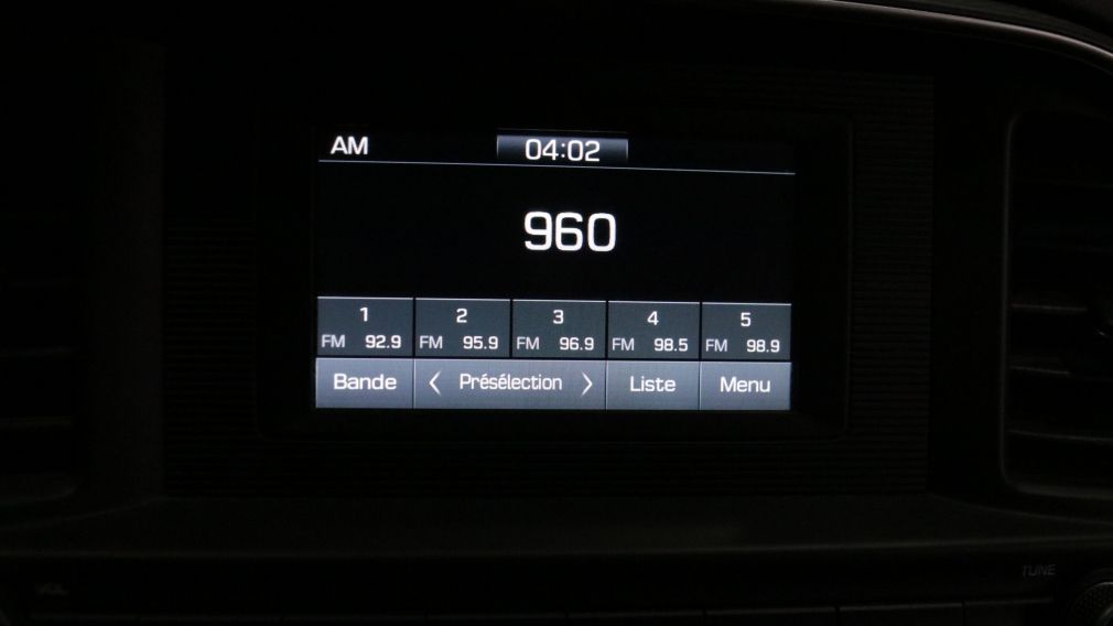 Hyundai Elantra Essential 2020 d&rsquo;occasion à vendre - 9