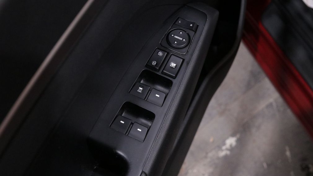 Hyundai Elantra Essential 2020 d&rsquo;occasion à vendre - 14