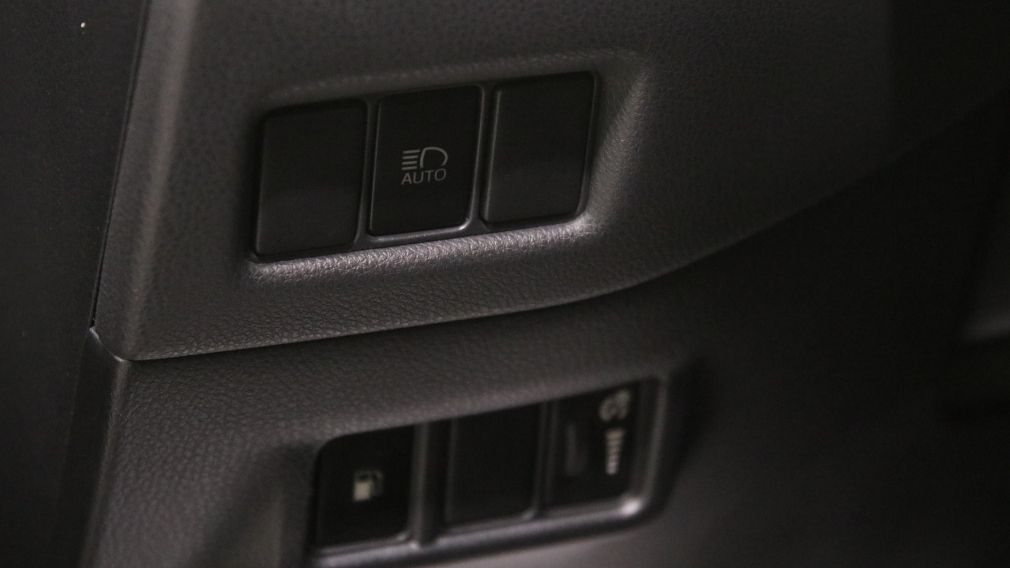 Toyota C-HR LE 2021 d&rsquo;occasion à vendre - 12