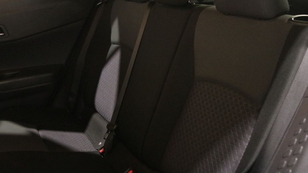 Toyota C-HR LE 2021 d&rsquo;occasion à vendre - 20