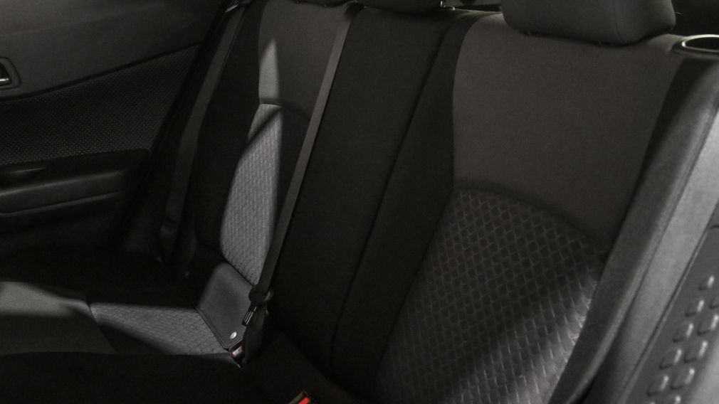 Toyota C-HR LE 2021 d&rsquo;occasion à vendre - 20