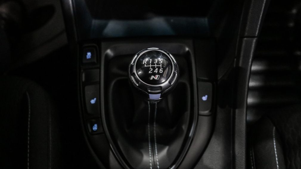 Hyundai Veloster Manual 2020 d&rsquo;occasion à vendre - 17