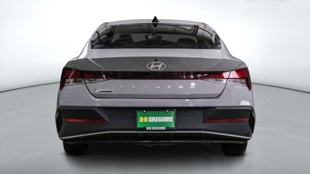 Hyundai Elantra Essential 2024 d&rsquo;occasion à vendre - 5