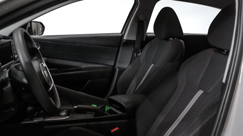 Hyundai Elantra Essential 2024 d&rsquo;occasion à vendre - 8