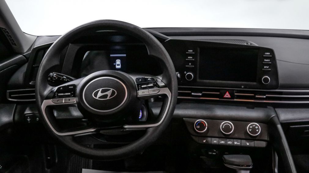Hyundai Elantra Essential 2024 d&rsquo;occasion à vendre - 11