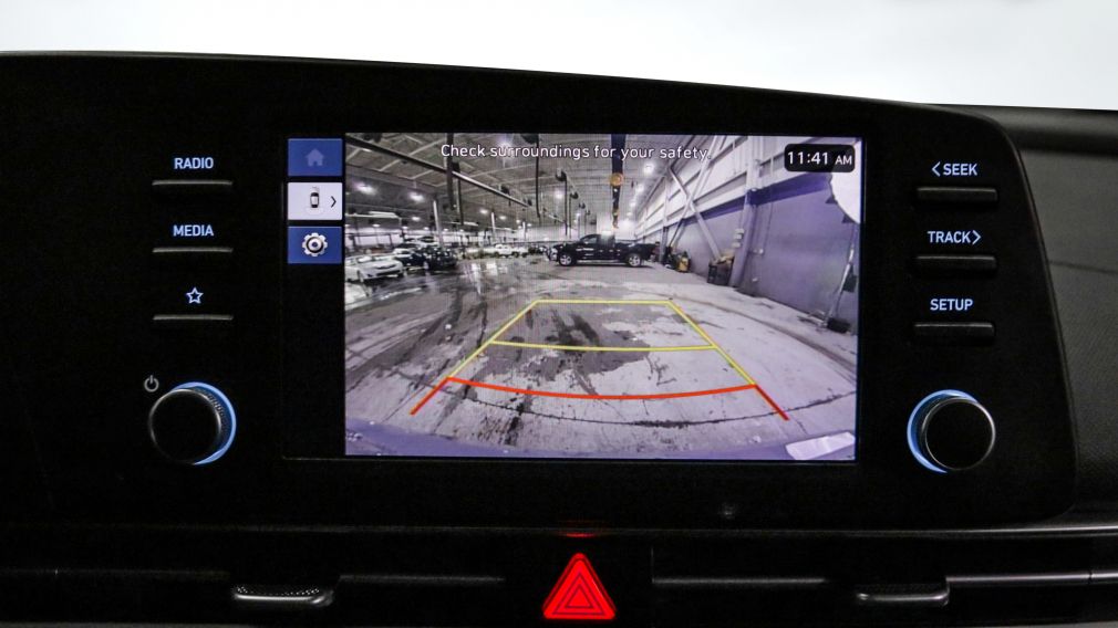 Hyundai Elantra Essential 2024 d&rsquo;occasion à vendre - 13