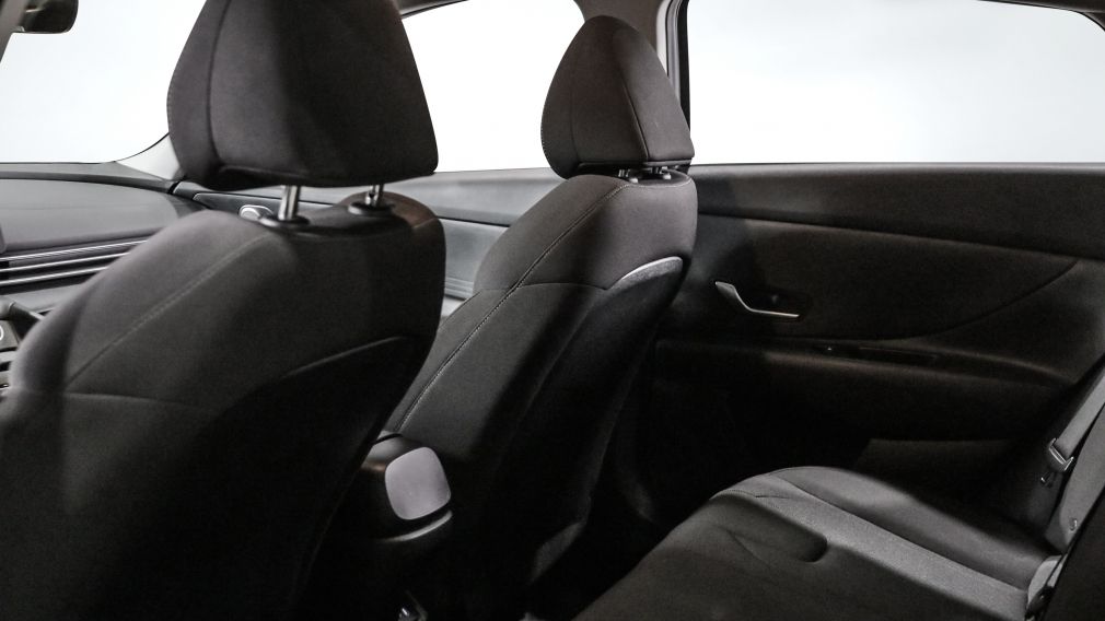 Hyundai Elantra Essential 2024 d&rsquo;occasion à vendre - 18