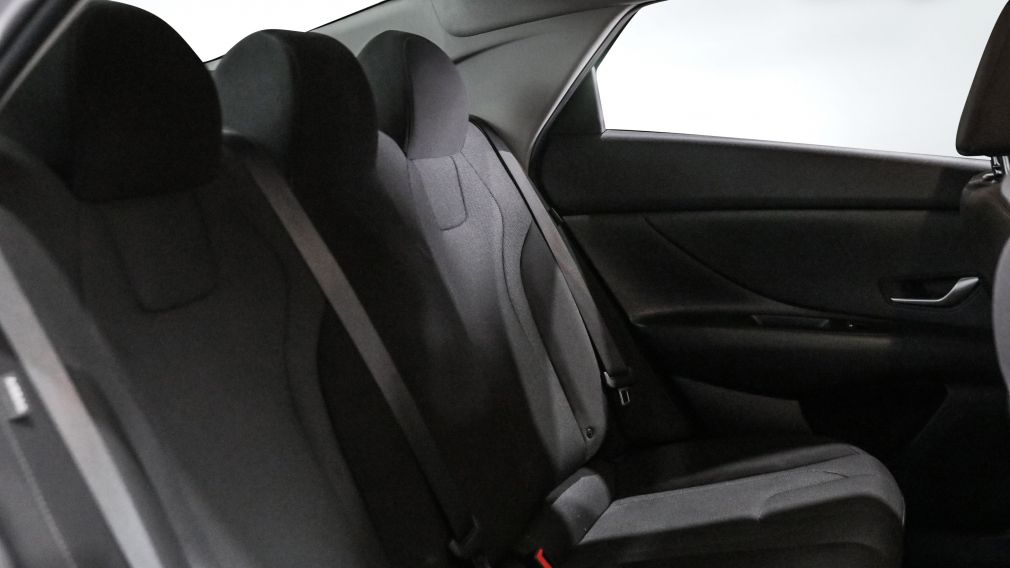 Hyundai Elantra Essential 2024 d&rsquo;occasion à vendre - 19