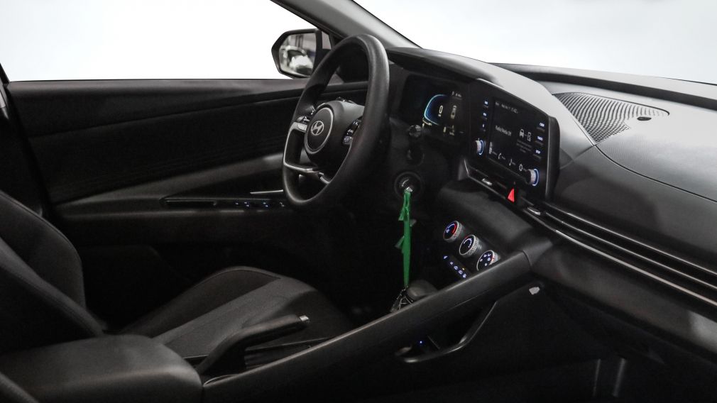 Hyundai Elantra Essential 2024 d&rsquo;occasion à vendre - 20