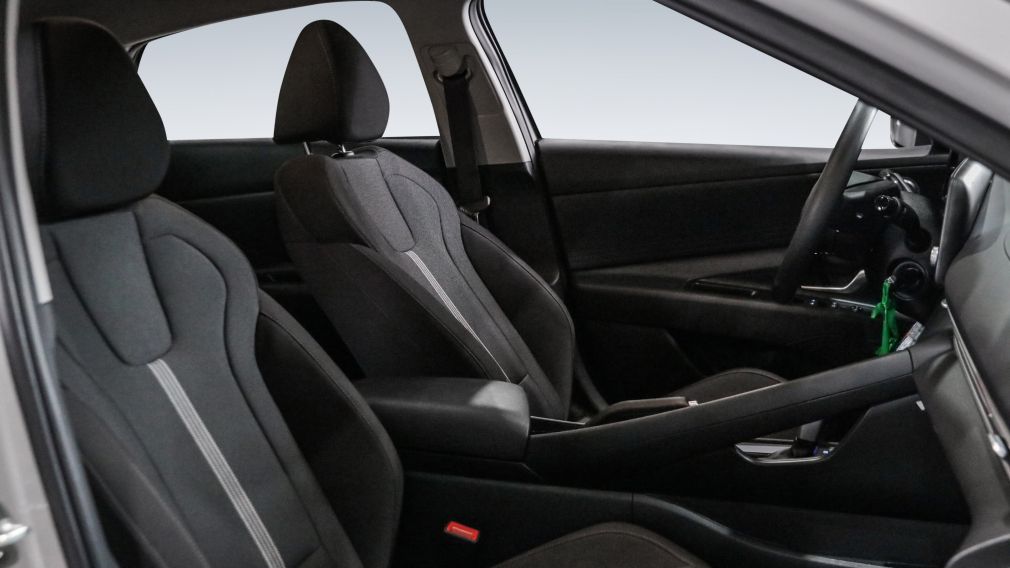 Hyundai Elantra Essential 2024 à vendre à Trois-Rivières - 21