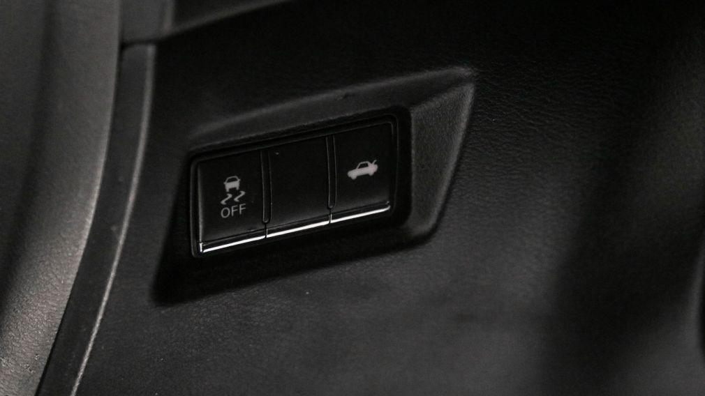 Infiniti Q60 3.0t SPORT 2019 d&rsquo;occasion à vendre - 16