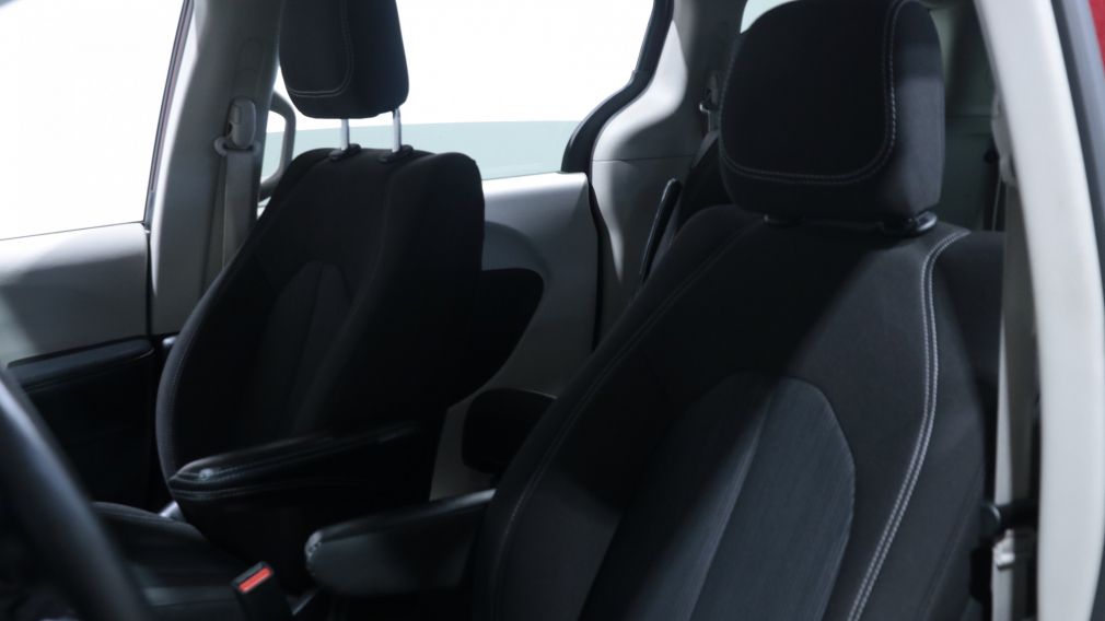 Chrysler Grand Caravan SXT 2023 d&rsquo;occasion à vendre - 11