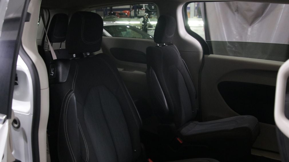 Chrysler Grand Caravan SXT 2023 d&rsquo;occasion à vendre - 24