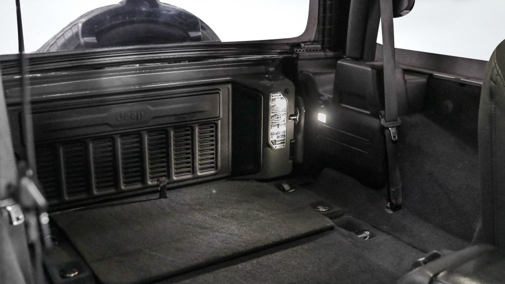 Jeep Wrangler Sport S 2021 d&rsquo;occasion à vendre - 19