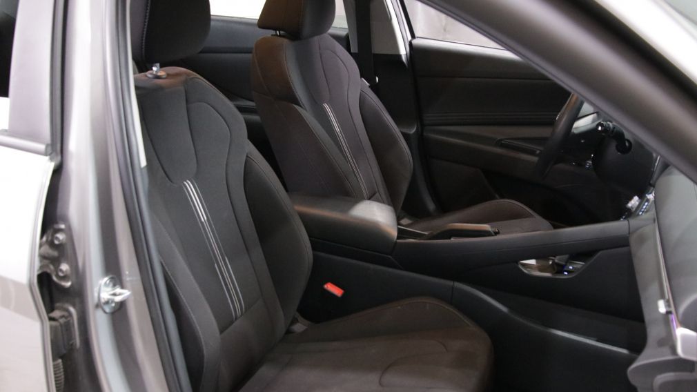 Hyundai Elantra Preferred 2023 d&rsquo;occasion à vendre - 19