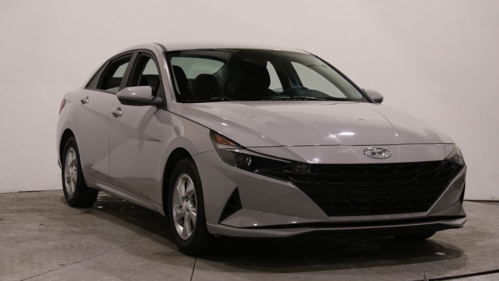 Hyundai Elantra Essential 2022 d&rsquo;occasion à vendre - 1