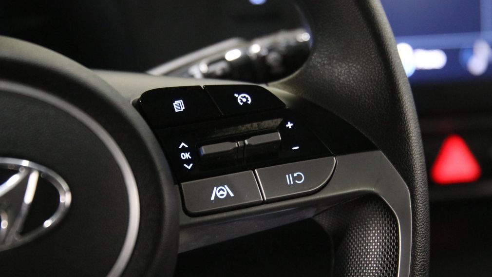 Hyundai Elantra Essential 2022 d&rsquo;occasion à vendre - 14