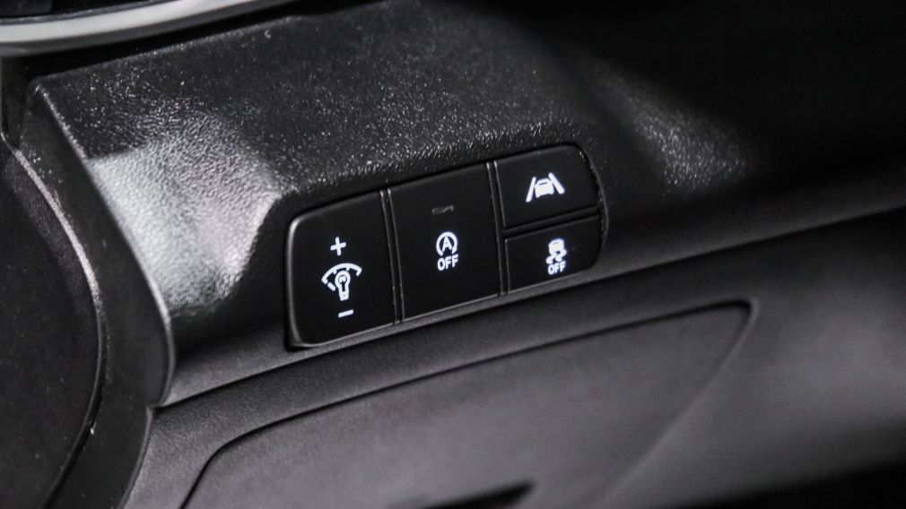 Hyundai Elantra Essential 2022 d&rsquo;occasion à vendre - 12