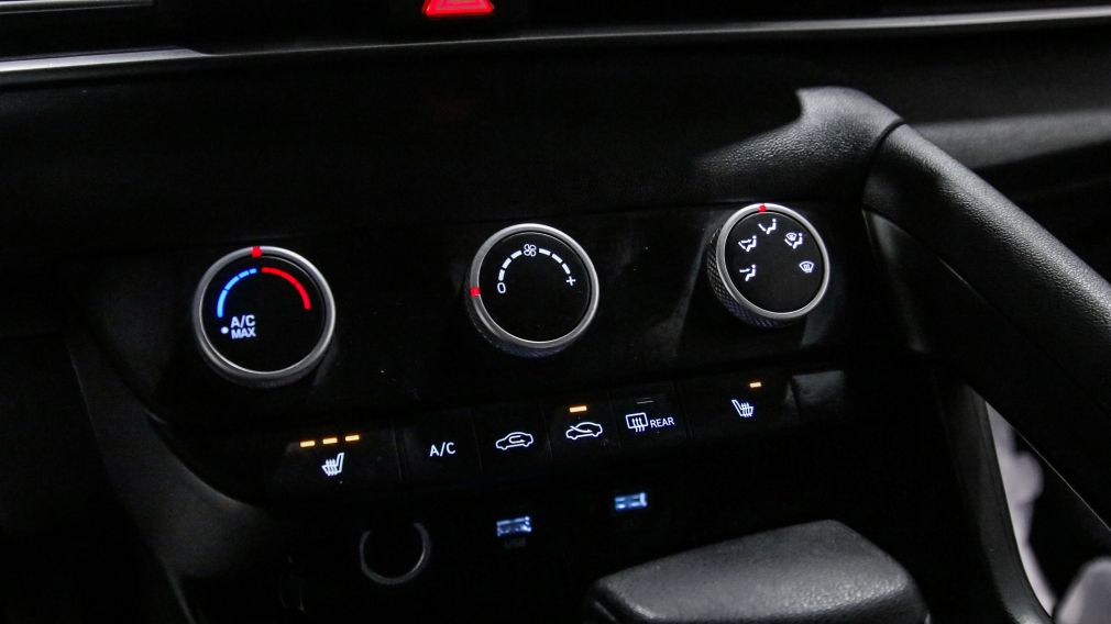 Hyundai Elantra Essential 2022 d&rsquo;occasion à vendre - 17