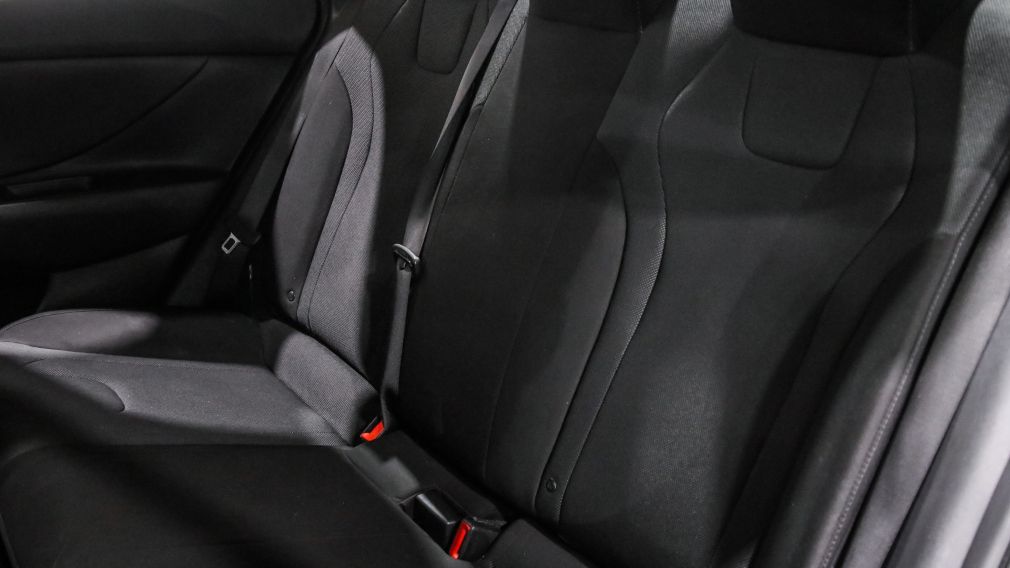 Hyundai Elantra Essential 2022 d&rsquo;occasion à vendre - 20