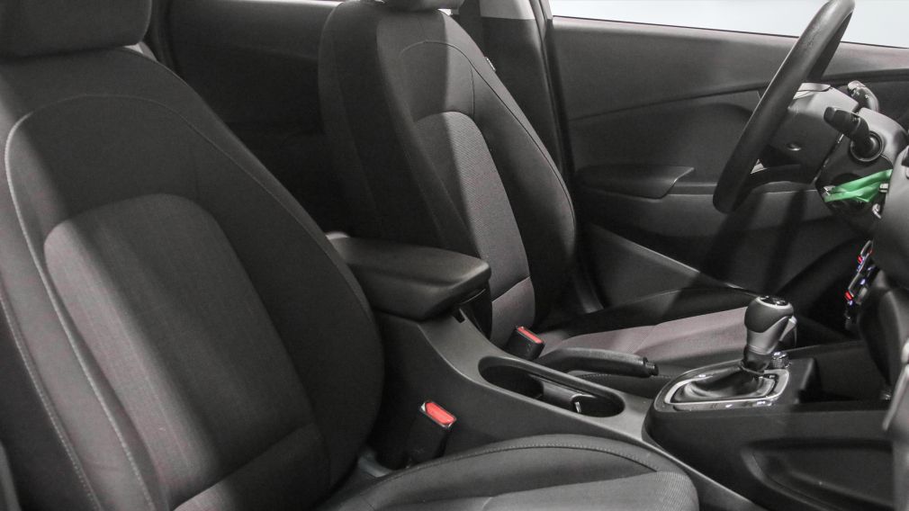 Hyundai Kona Essential 2023 d&rsquo;occasion à vendre - 22