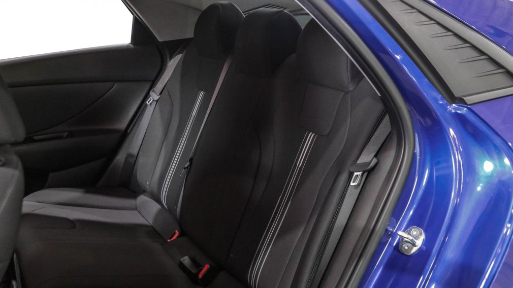Hyundai Elantra Preferred 2023 d&rsquo;occasion à vendre - 17