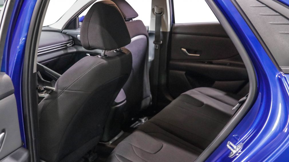 Hyundai Elantra Preferred 2023 d&rsquo;occasion à vendre - 18