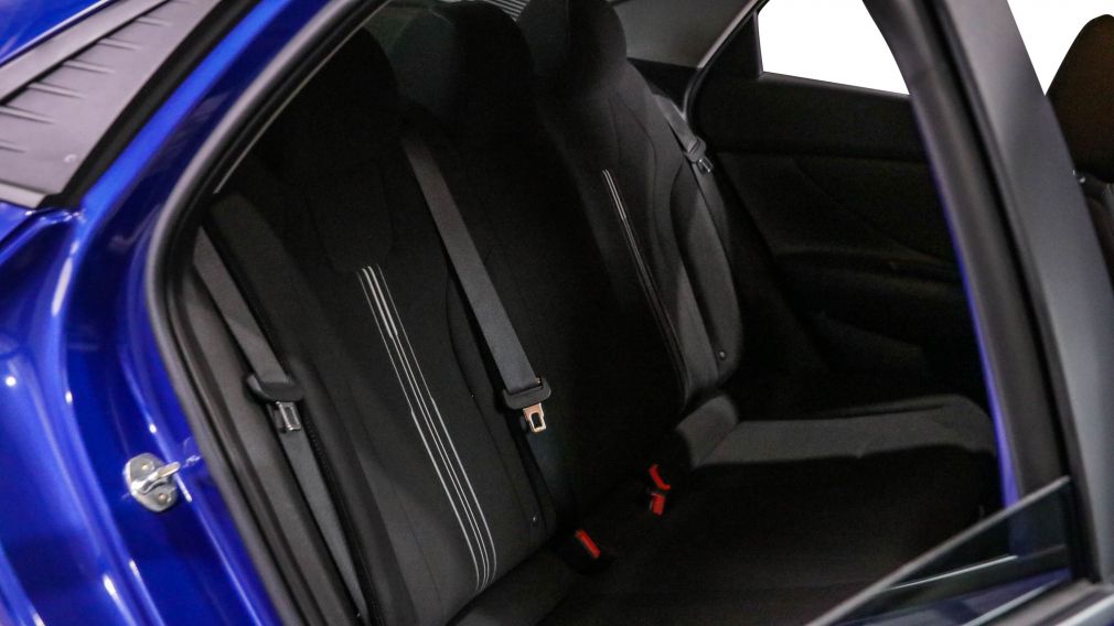 Hyundai Elantra Preferred 2023 d&rsquo;occasion à vendre - 19