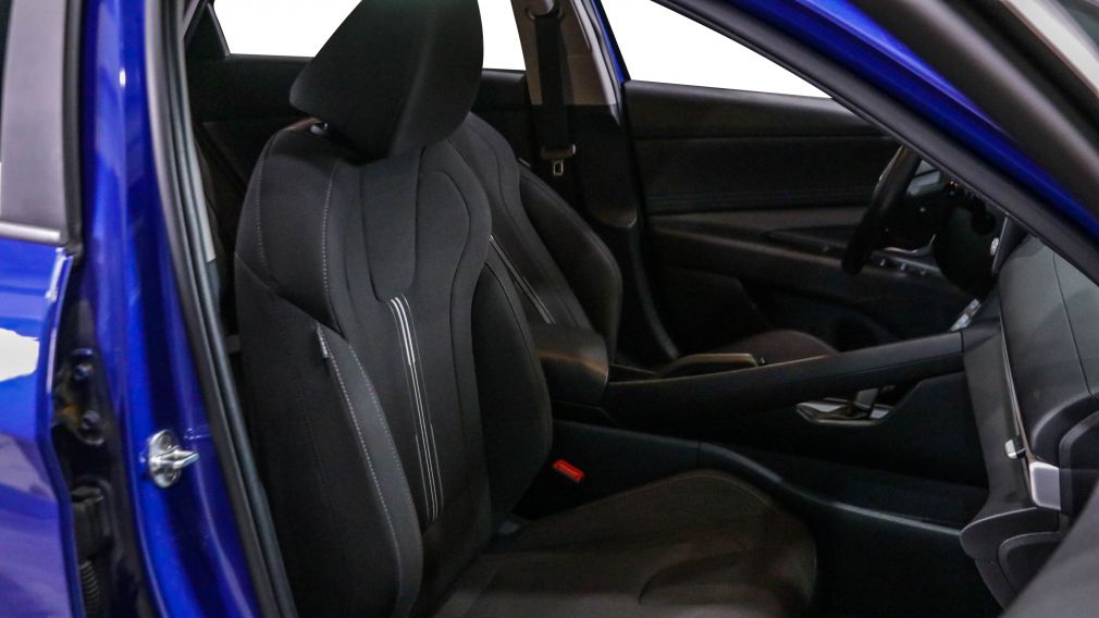 Hyundai Elantra Preferred 2023 d&rsquo;occasion à vendre - 21
