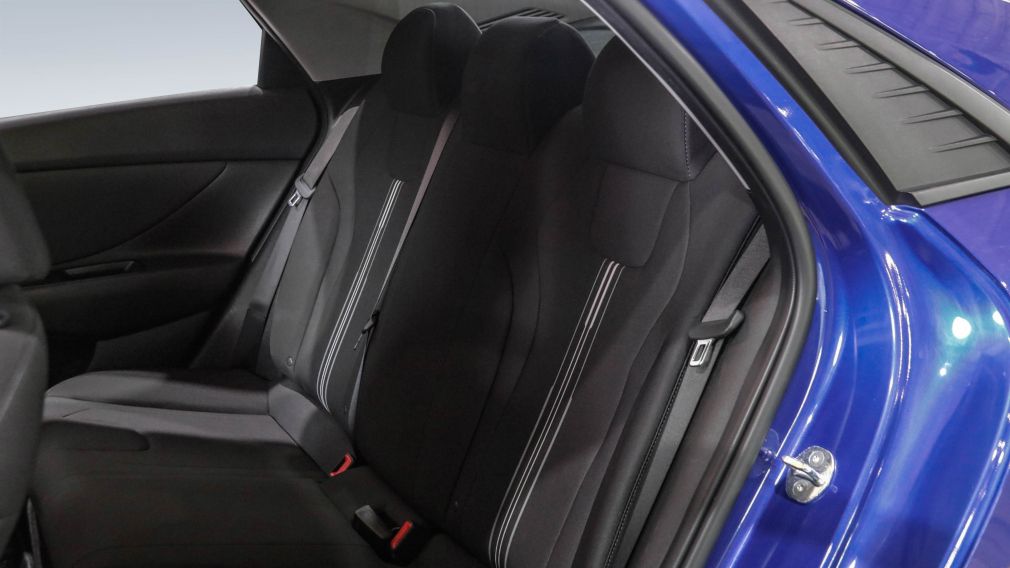 Hyundai Elantra Preferred 2023 d&rsquo;occasion à vendre - 17