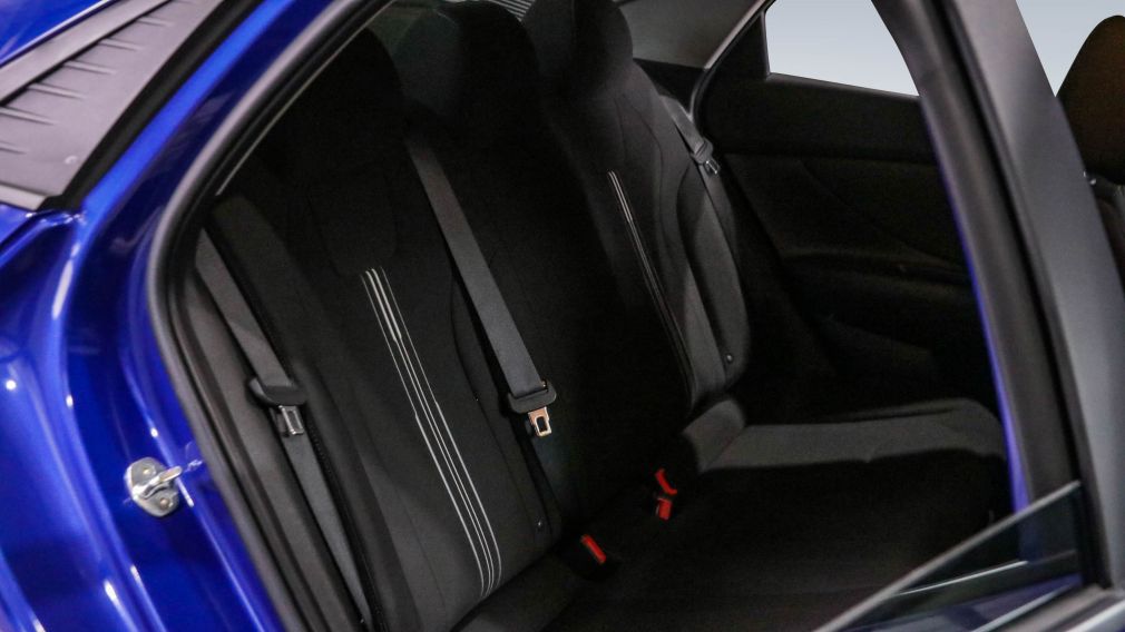 Hyundai Elantra Preferred 2023 d&rsquo;occasion à vendre - 19