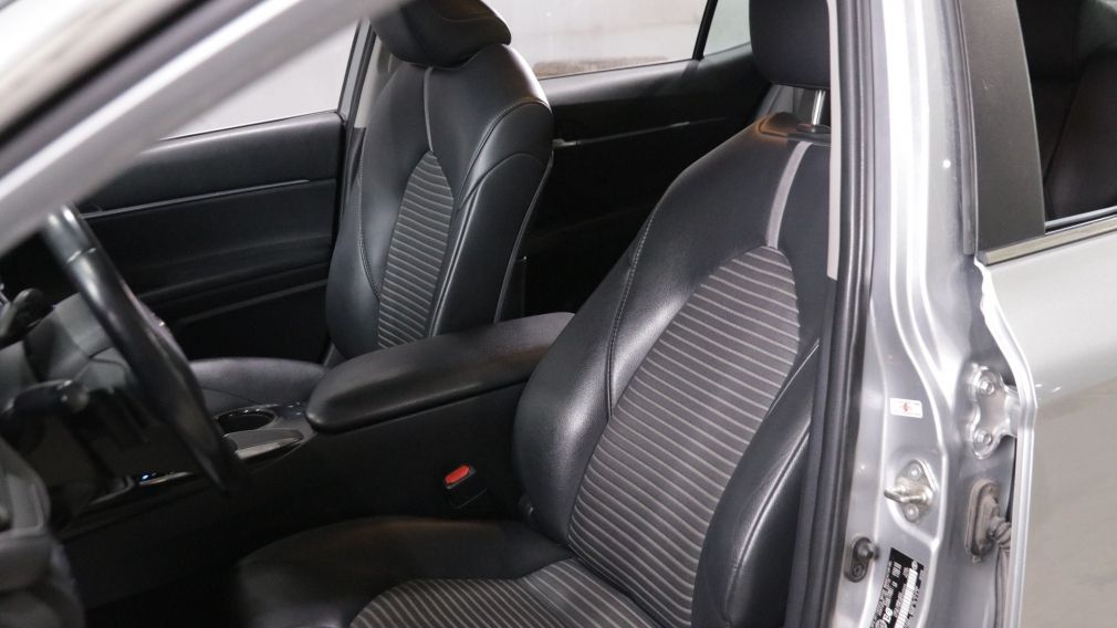 Toyota Camry SE 2019 d&rsquo;occasion à vendre - 17