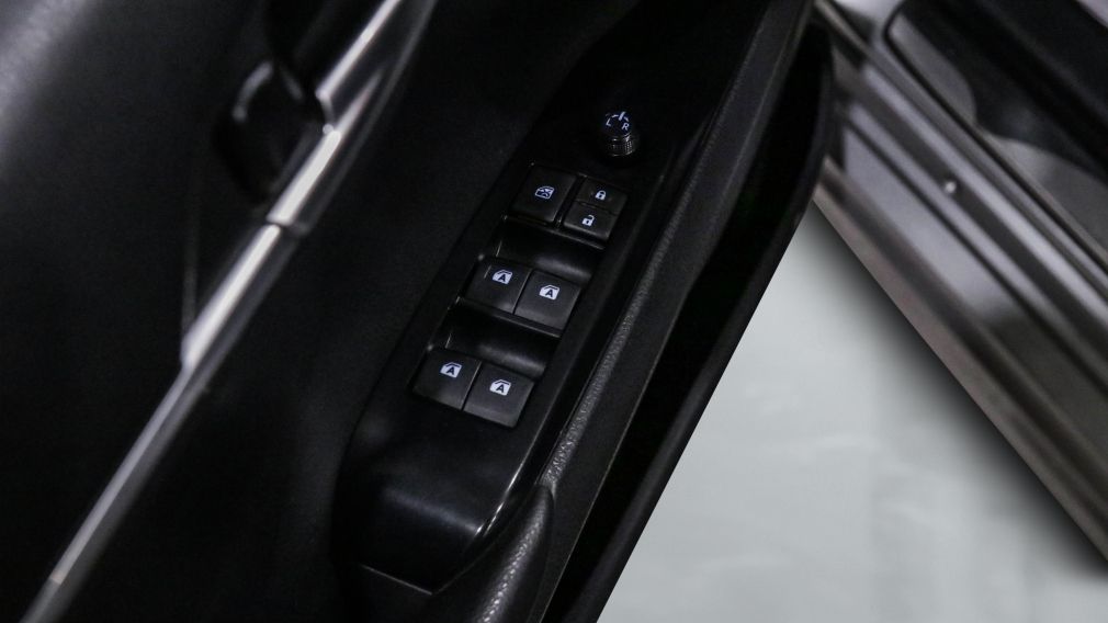 Toyota Camry SE 2019 à vendre à Donnacona - 9