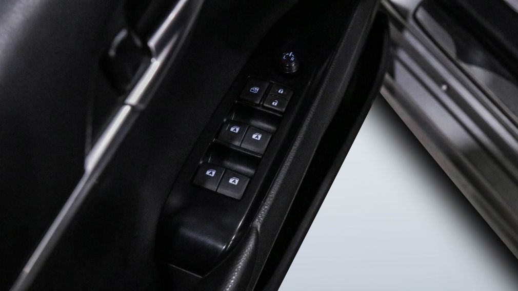 Toyota Camry SE 2019 d&rsquo;occasion à vendre - 9