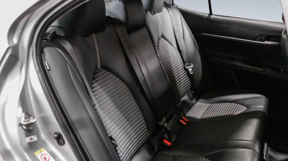 Toyota Camry SE 2019 d&rsquo;occasion à vendre - 19