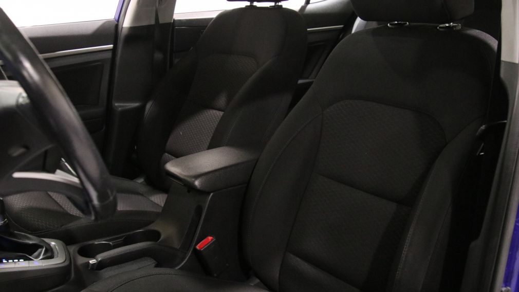Hyundai Elantra Preferred w/Sun & Safety Package 2020 d&rsquo;occasion à vendre - 10