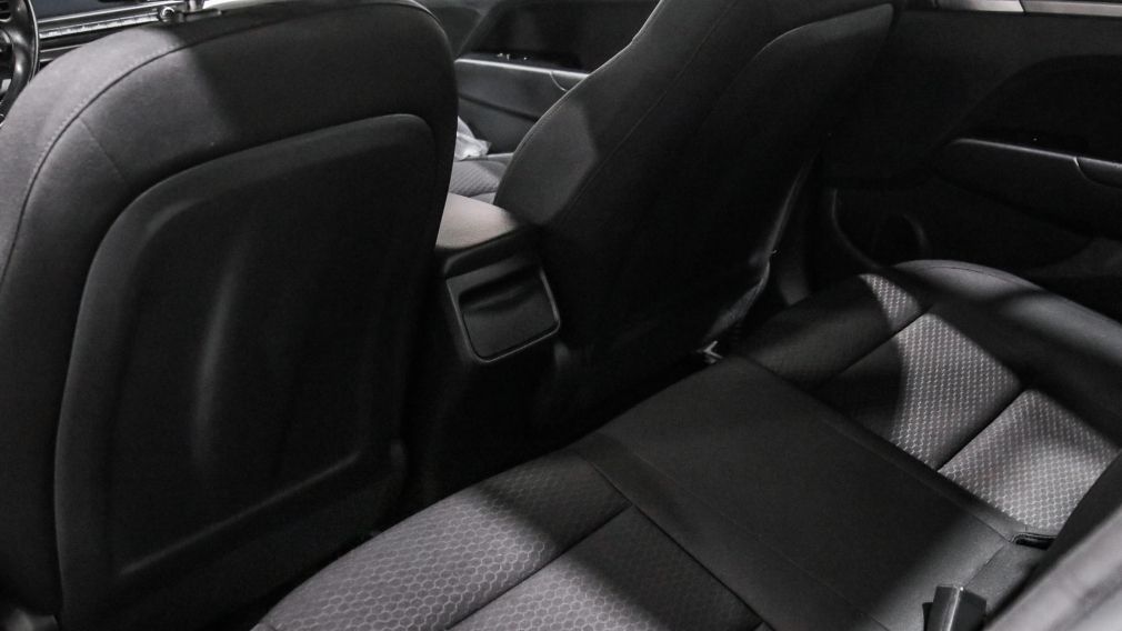 Hyundai Elantra Preferred w/Sun & Safety Package 2020 d&rsquo;occasion à vendre - 19