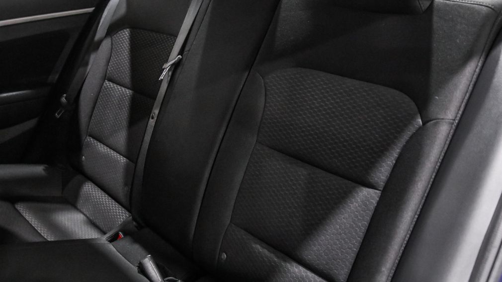 Hyundai Elantra Preferred w/Sun & Safety Package 2020 d&rsquo;occasion à vendre - 20