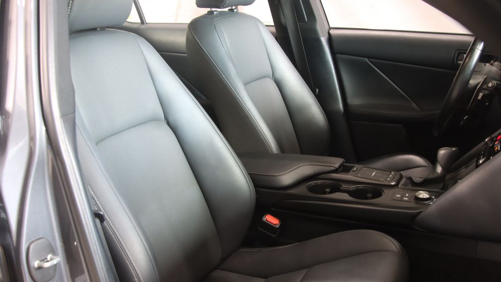 Lexus IS IS 300 2022 d&rsquo;occasion à vendre - 26