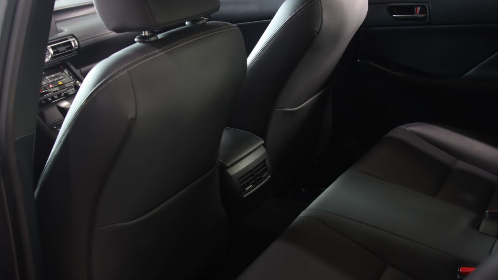 Lexus IS IS 300 2022 d&rsquo;occasion à vendre - 20