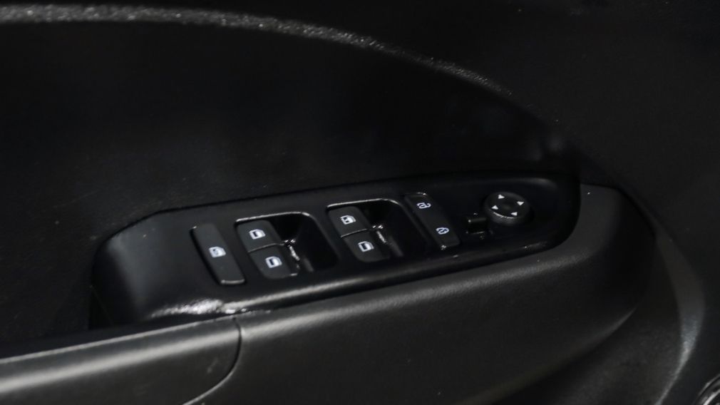 Hyundai Venue Preferred 2024 d&rsquo;occasion à vendre - 11