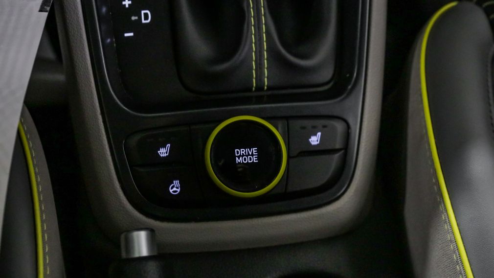 Hyundai Venue Trend w/Urban Pkg/Grey-Lime Interior 2020 d&rsquo;occasion à vendre - 12