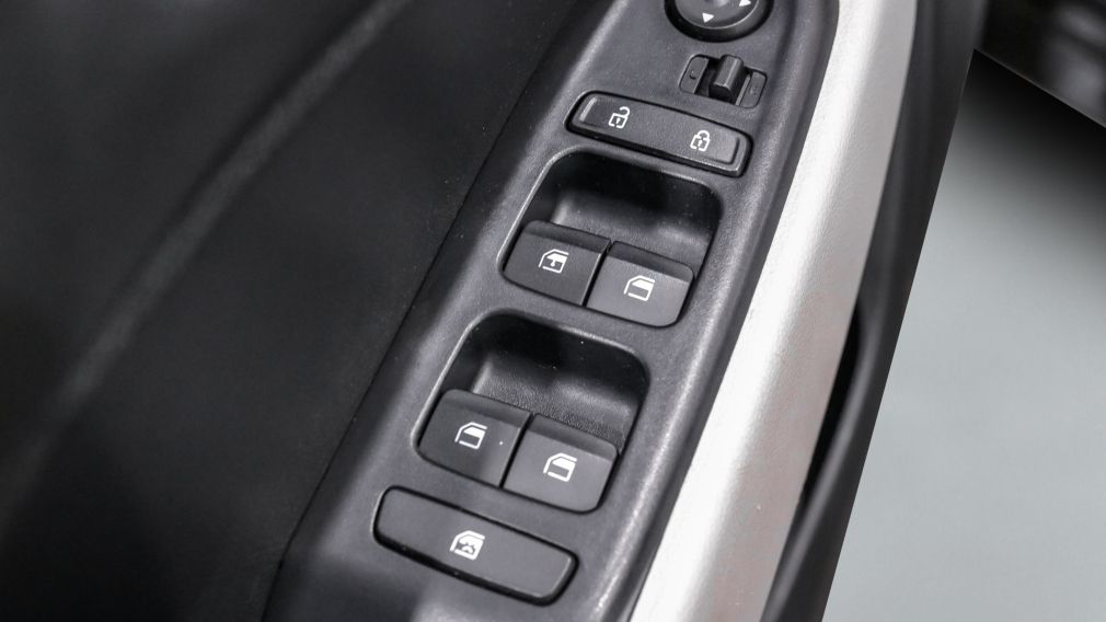 Hyundai Venue Trend w/Urban Pkg/Grey-Lime Interior 2020 d&rsquo;occasion à vendre - 15